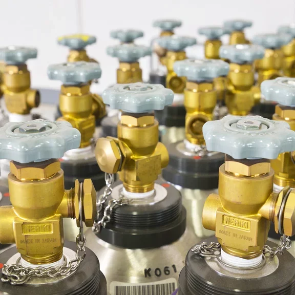 シリンダー供給 | Air Liquide Japan